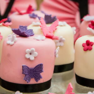 Dekorisani cupcakes (mini torta)