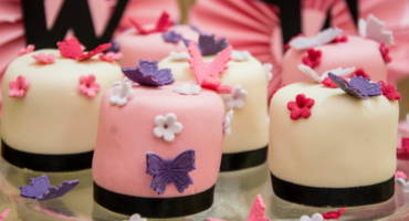 Dekorisani cupcakes (mini torta)
