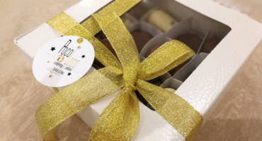 Lux sitni kolači u poklon pakovanju